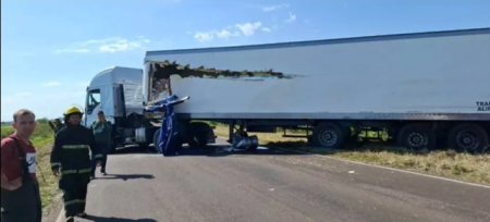 Choque entre camiones provocó el corte total en una ruta de Corrientes